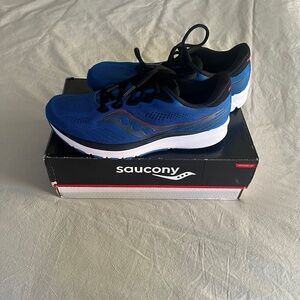 Saucony running shoe, Men's size 9.5